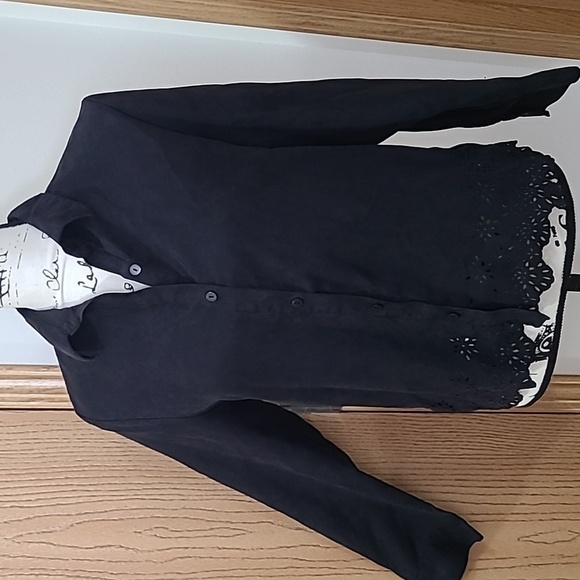 Relativity suede feel black button down laser cut eyelet floral pattern hem top - Picture 1 of 4
